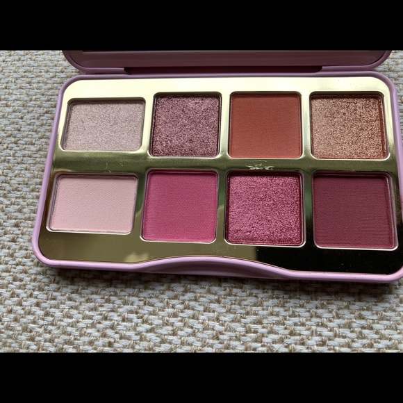 NIB🎭 Too-Faced Let's Play Eyeshadow Palette. - Picture 3 of 10